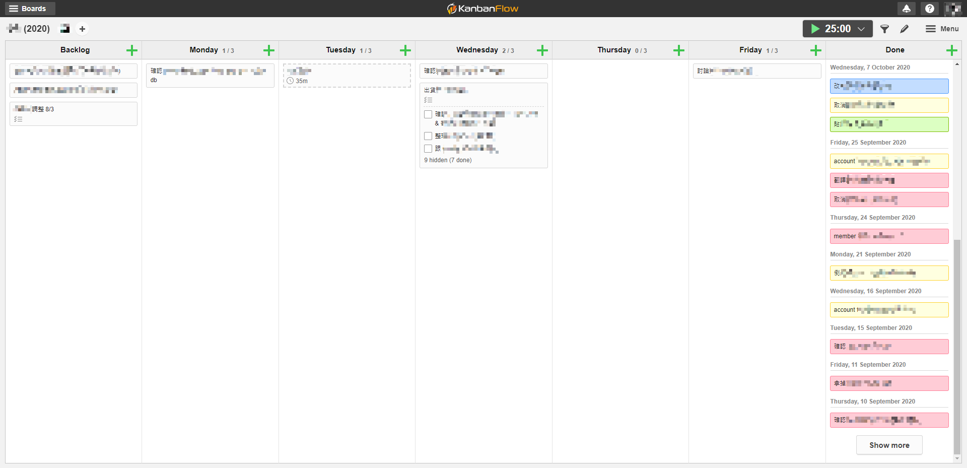 Kanban Flow 看板畫面,自訂 Backlog 與週一到週五共 7 個欄位排列任務卡片
